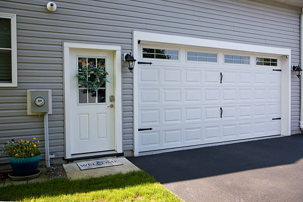 24/7 Emergency Garage Door Panel Replacement experts in Allamakee County County, IA